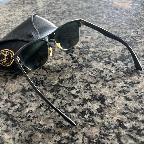 Ray Ban Clubmaster Classic (unworn) - Picture 2 of 3
